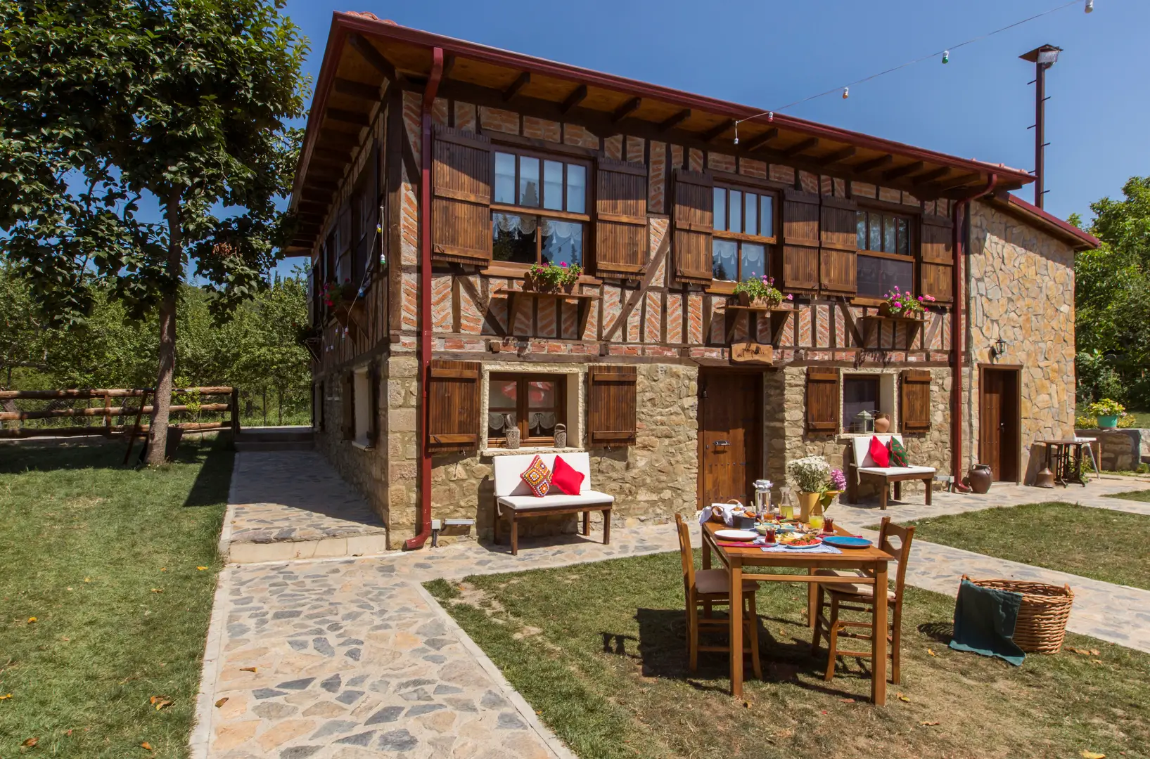 Karamürsel Papuli Köy Evi: Doğa ile İç İçe Eşsiz Bir Tatil Deneyimi