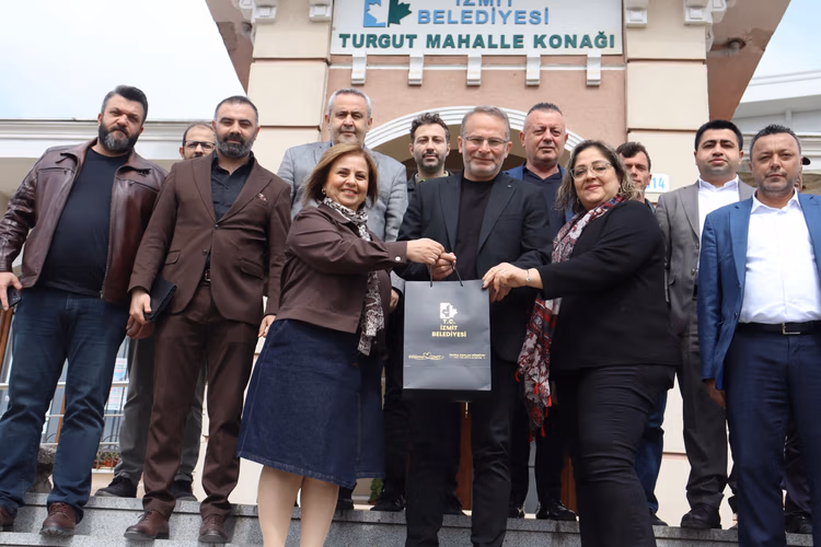 İzmit Belediyesi Turgut Mahallesi’nde incelemelerde bulundu