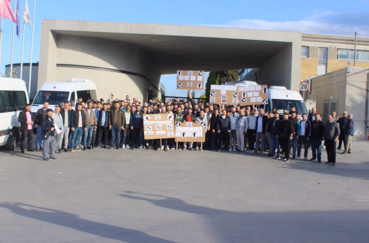 Saatlerce toplantı, sonuç yok. Ve dev fabrikada grev başladı