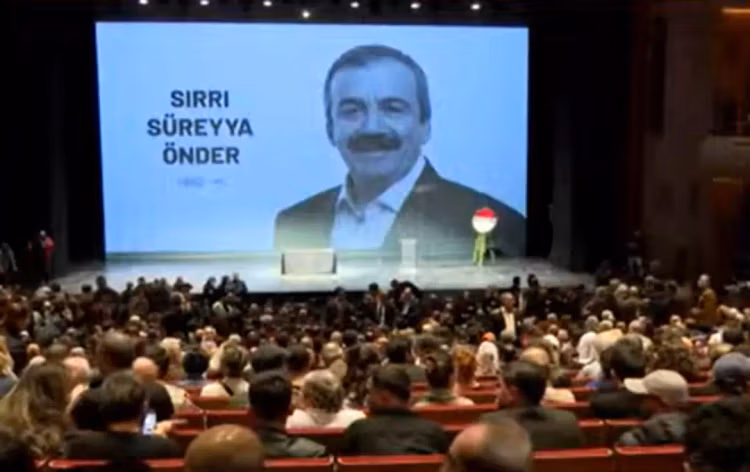 Sırrı Süreyya Önder son yolculuğuna uğurlanıyor