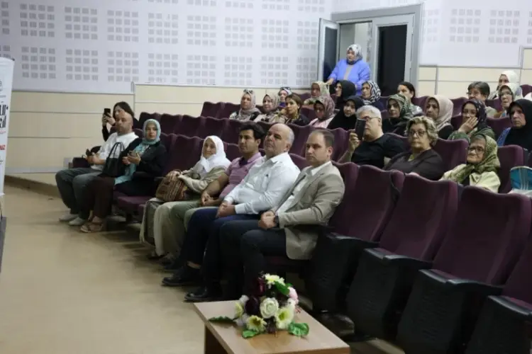 Kartepe Belediyesi’nden Sağlıklı Yaşam Semineri: Suyun Hayati Önemi Anlatıldı