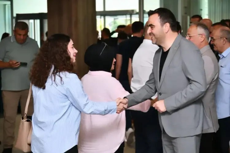 Başkan M. Yasin Özlü, Kurban Bayramı Öncesi Personeliyle Bayramlaştı