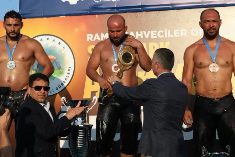 17. Sekapark Altın Kemer Yağlı Güreşleri’nde başpehlivan belli oldu