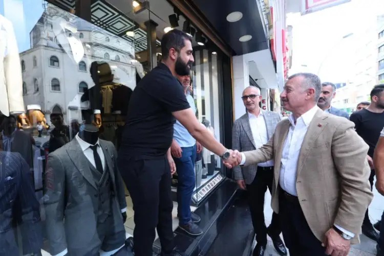 Başkan Tahir Büyükakın Gebze Esnafı ile Buluştu