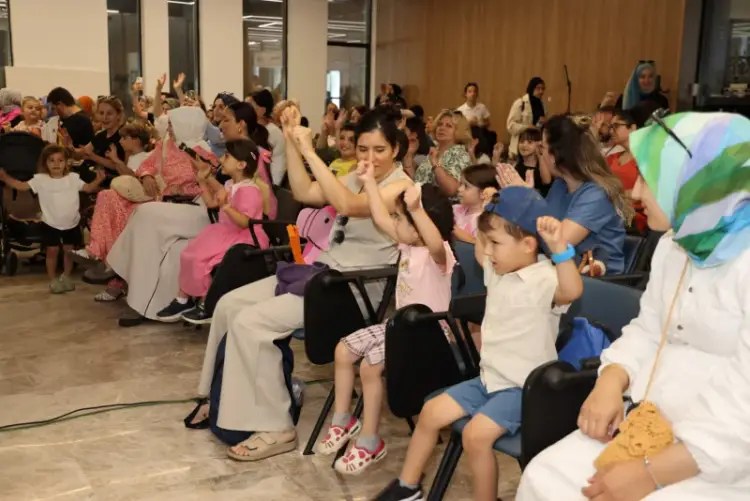 Kocaeli’de MARİFEST25 Festivalinde Ayşegül Dede’den Çocuklara Masalsı Yolculuk