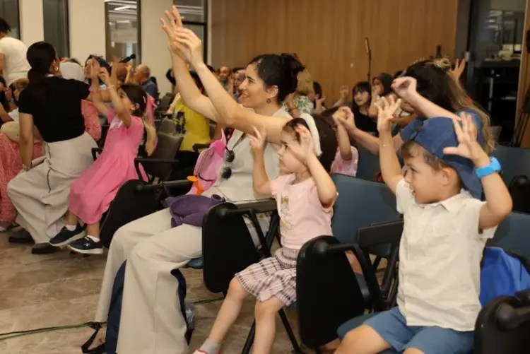 Kocaeli’de MARİFEST25 Festivalinde Ayşegül Dede’den Çocuklara Masalsı Yolculuk