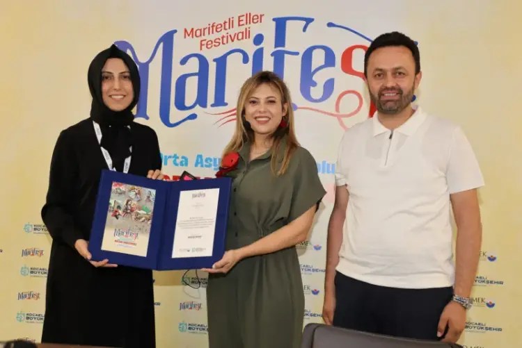 Kocaeli’de MARİFEST25 Festivalinde Ayşegül Dede’den Çocuklara Masalsı Yolculuk