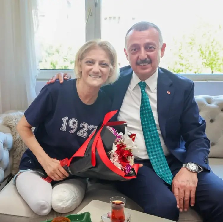 Başkan Tahir Büyükakın’dan Kocaeli’de Bayramda Ev Ziyaretleri