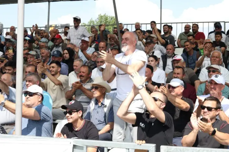 Kocaeli’de 17. Sekapark Altın Kemer Yağlı Güreşleri’nde Çeyrek Finalistler Belli Oldu