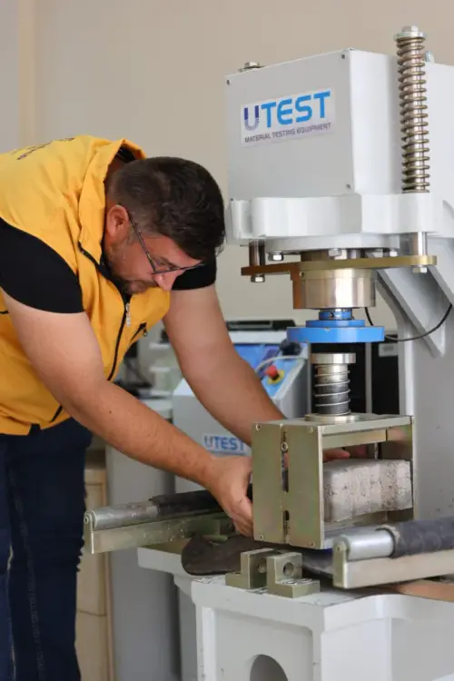 Kocaeli’de Yapı Malzemeleri Laboratuvarı ile Altyapı Projelerine Güvenli Destek