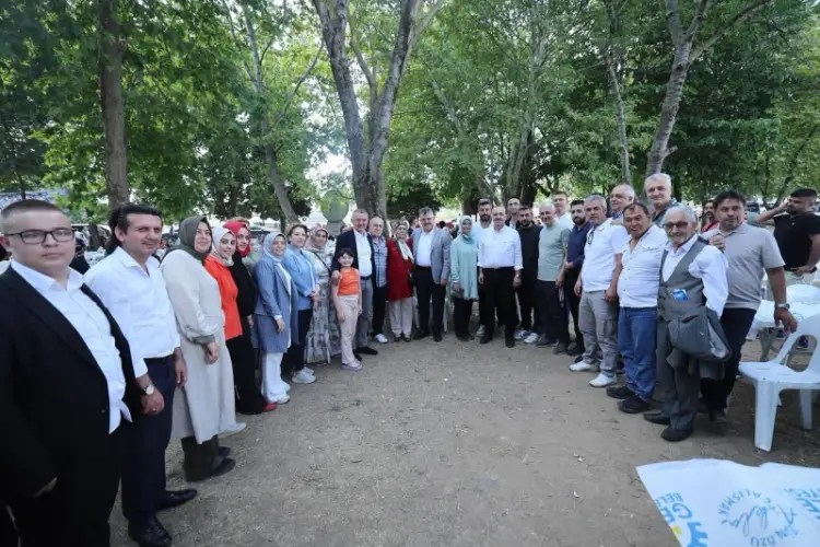 Tahir Büyükakın Gebze’de: “Bu Bayrağın Düşmemesi Lazım”