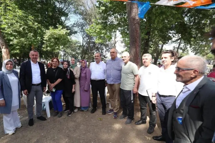 Tahir Büyükakın Gebze’de: “Bu Bayrağın Düşmemesi Lazım”