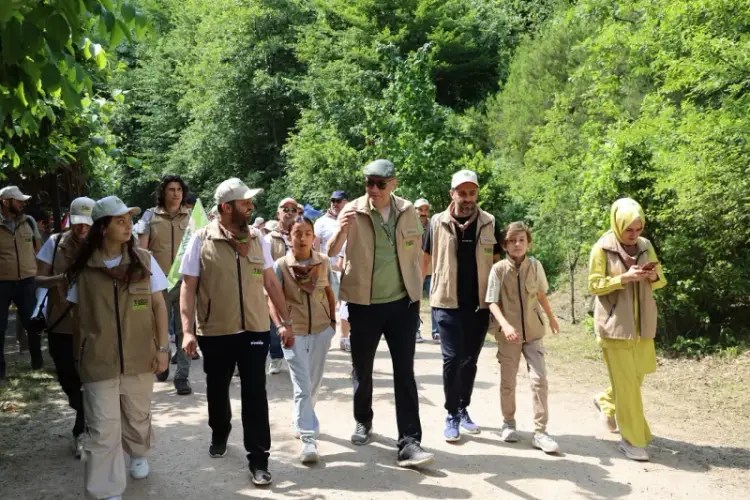 Kocaeli’de Babalar Günü’ne Özel Doğa Yürüyüşü: Baba ve Çocuklar Yuvacık Barajı’nda Buluştu