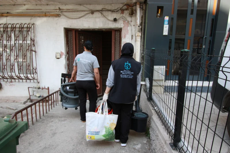 Kocaeli Büyükşehir Belediyesi’nden Bayram Öncesi Evde Bakım ve Temizlik Hizmeti