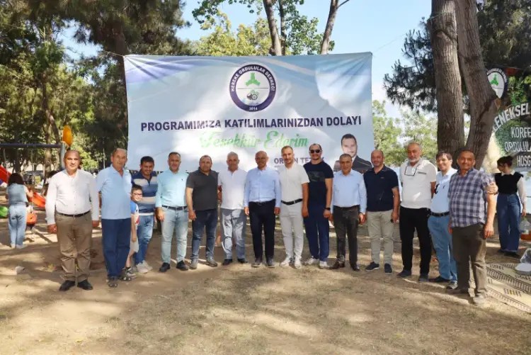 Başkan Şener Söğüt Ciritte Ustalığını Göstedi, Hereke’de Vatandaşlarla Halay Çekti