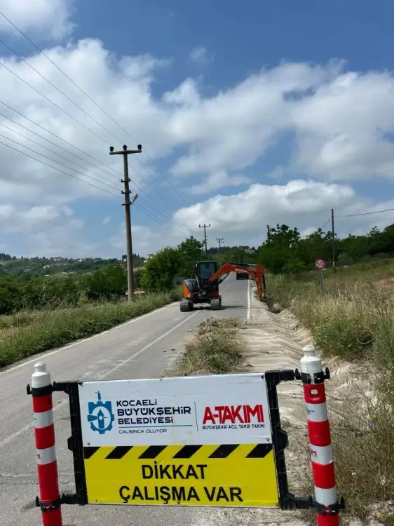 Kocaeli’de Kırsal Yollar Estetik ve Güvenlik İçin Temizleniyor