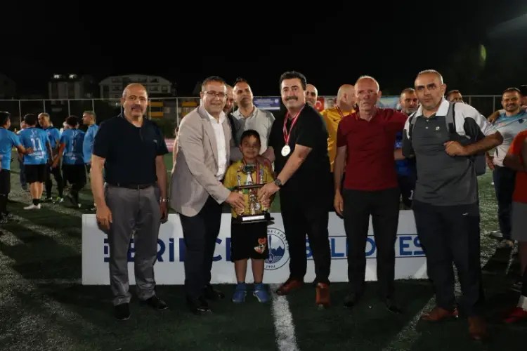 Derince’de Hemşehri Dernekleri Futbol Turnuvası’nda Şampiyon Erzurumlular Oldu