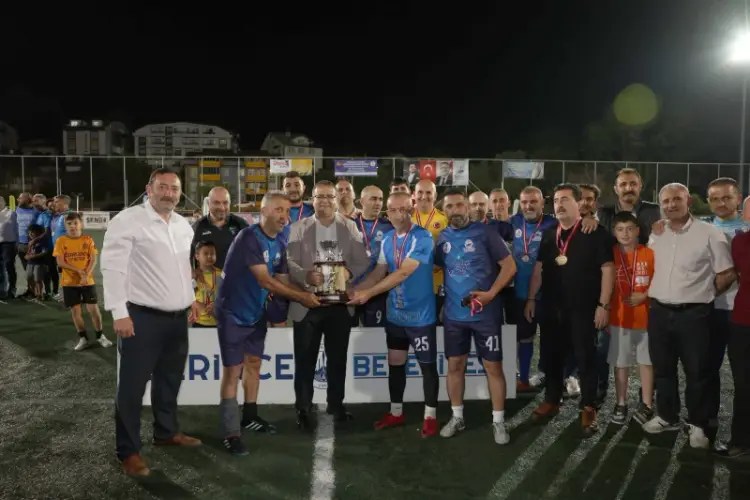 Derince’de Hemşehri Dernekleri Futbol Turnuvası’nda Şampiyon Erzurumlular Oldu