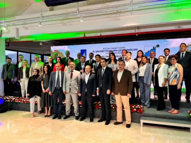 Kocaeli Büyükşehir’e İzmit Körfezi Temizliğiyle Çevre Onuru