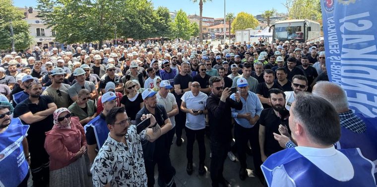 Gölcük Tersanesi ayakta! İşçiler çadırı kurdu, kentin göbeğine bordroyu astı!