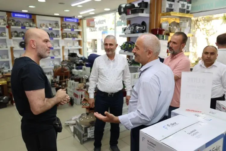 Gebze Belediye Başkanı Zinnur Büyükgöz Esnafla Eskiçarşı’da Buluştu
