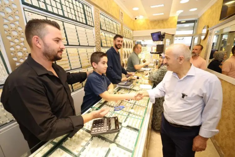 Gebze Belediye Başkanı Zinnur Büyükgöz Esnafla Eskiçarşı’da Buluştu