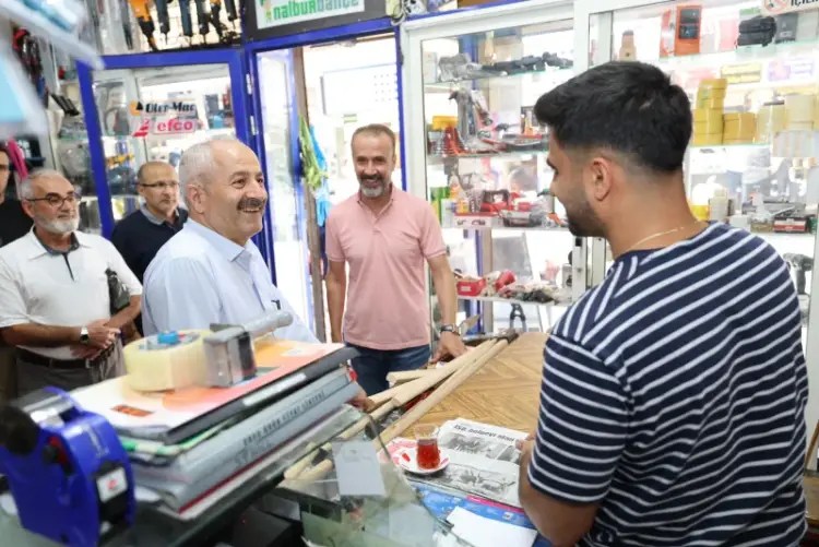 Gebze Belediye Başkanı Zinnur Büyükgöz Esnafla Eskiçarşı’da Buluştu