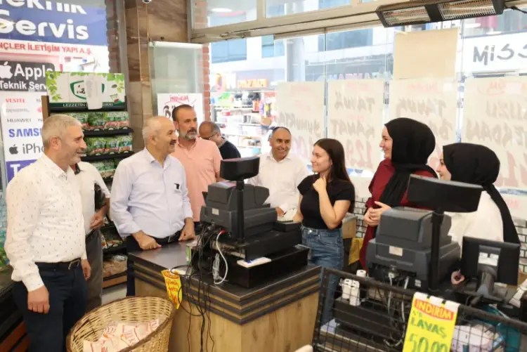 Gebze Belediye Başkanı Zinnur Büyükgöz Esnafla Eskiçarşı’da Buluştu