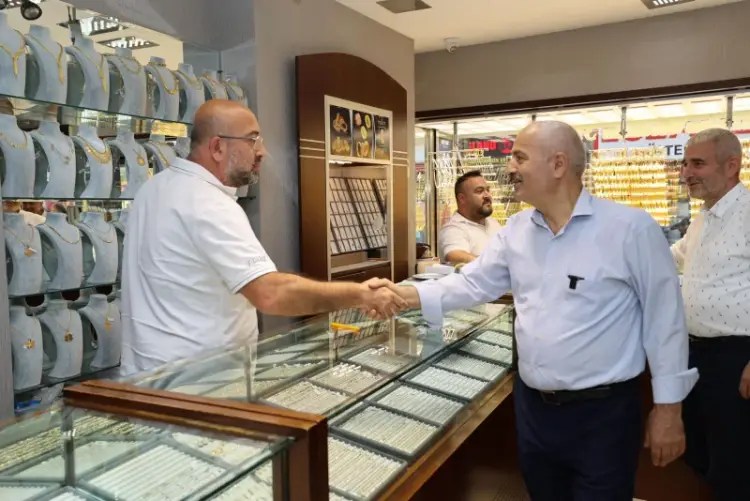 Gebze Belediye Başkanı Zinnur Büyükgöz Esnafla Eskiçarşı’da Buluştu
