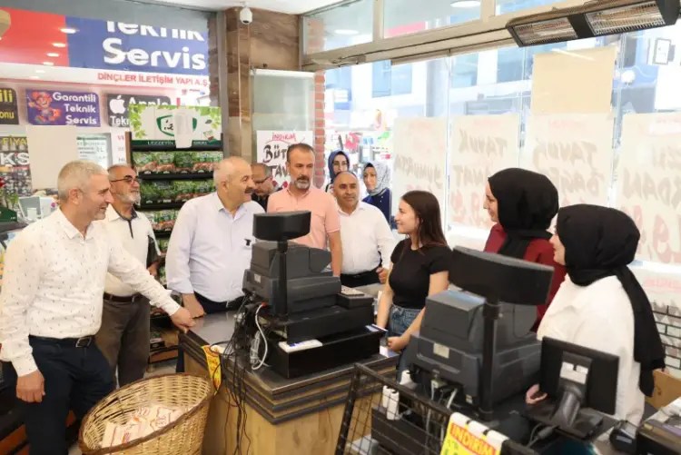 Gebze Belediye Başkanı Zinnur Büyükgöz Esnafla Eskiçarşı’da Buluştu
