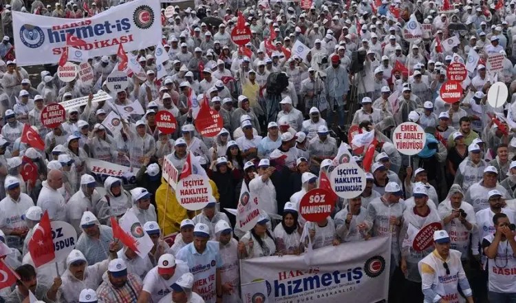 Kocaeli’deki o belediyenin işçileri kurban öncesi alacaklarını bekliyor!