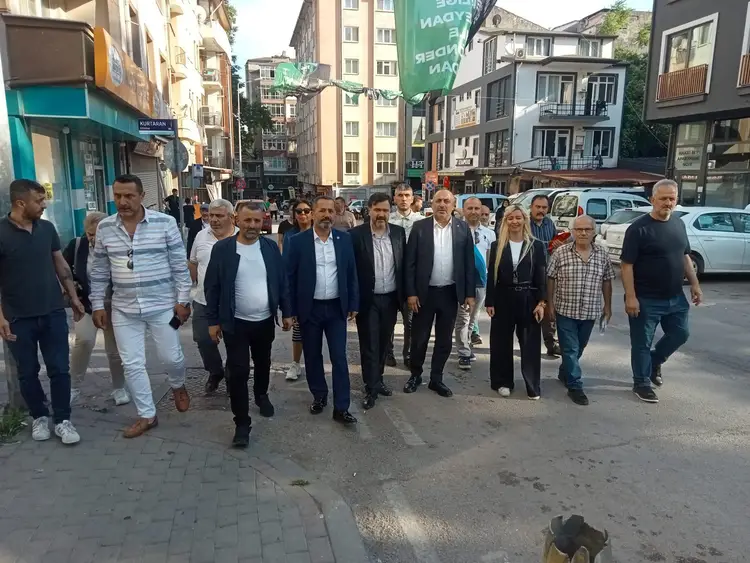 İzmit Belediyesi’nin seyyar etlerinden esnaf rahatsız