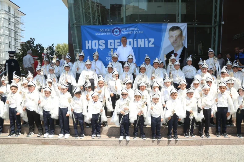 Gölcük’te 83 Çocuğun Sünnet Sevinci Renkli Şölene Dönüştü
