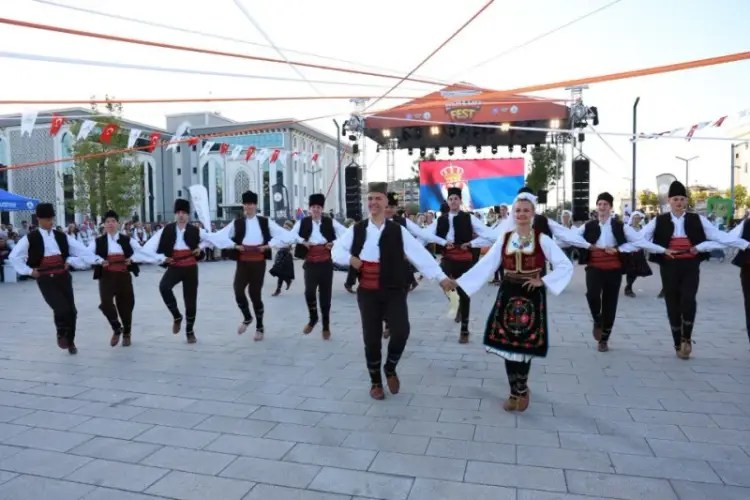 Kocaeli’de Balkan Rüzgârı: Kartepe 2. Uluslararası Halk Oyunları Balkan Festivali Renkli Görüntülere Sahne Oldu