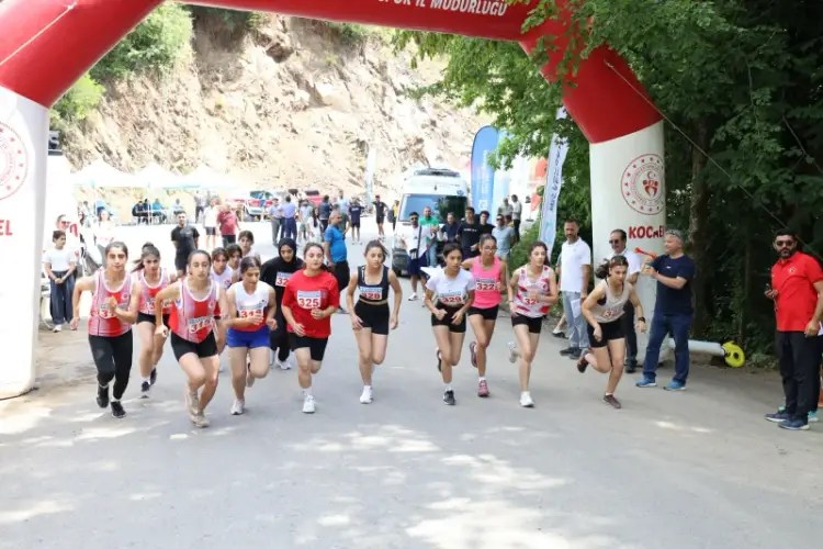 Başiskele’de Dağ Koşusu Şampiyonası Nefes Kesti