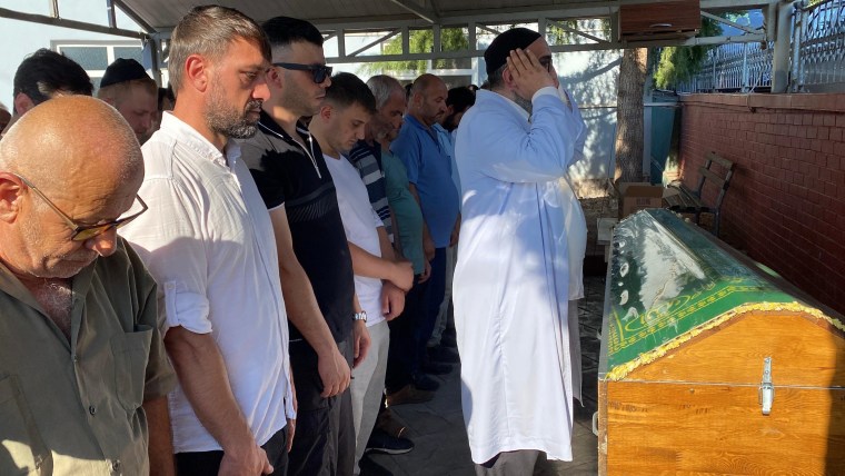 Geriye bu acı fotoğraf kare kaldı. Cinayete kurban giden Yasin Örçen’e son görev