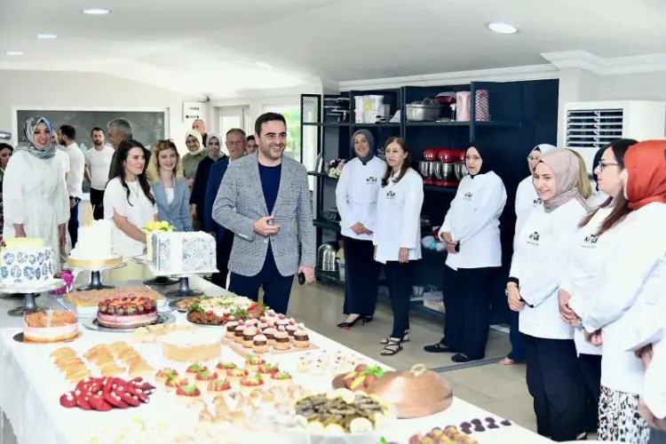 Başiskele’de Pastacılık Akademisi’nden Yeni Şefler Mezun Oldu