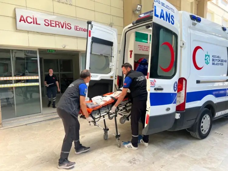 Kocaeli Büyükşehir Belediyesinden 4 Saatte Rekor Hasta Transferi