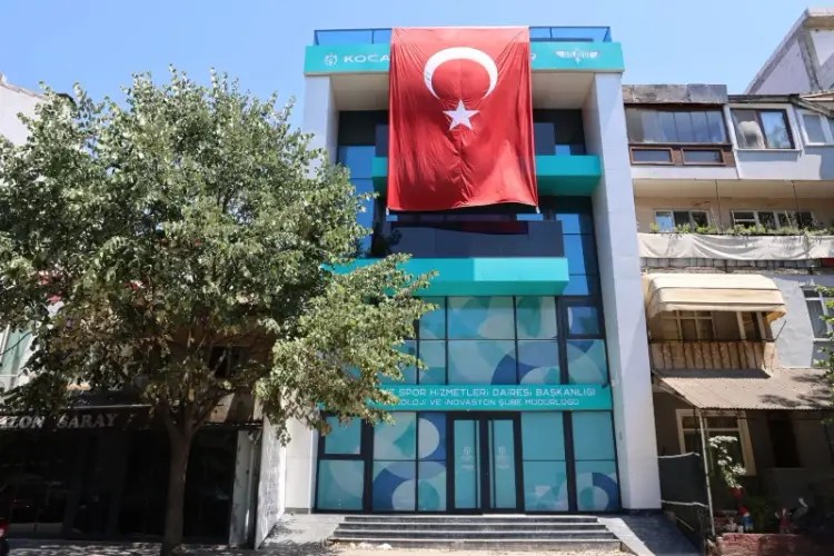 Kocaeli Büyükşehir’den ‘Terörsüz Türkiye’ Çağrısına Bayraklarla Destek