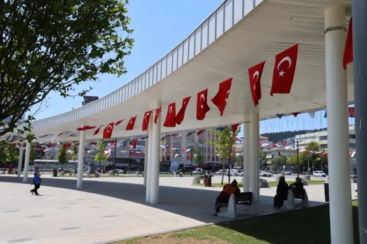Kocaeli Büyükşehir’den ‘Terörsüz Türkiye’ Çağrısına Bayraklarla Destek
