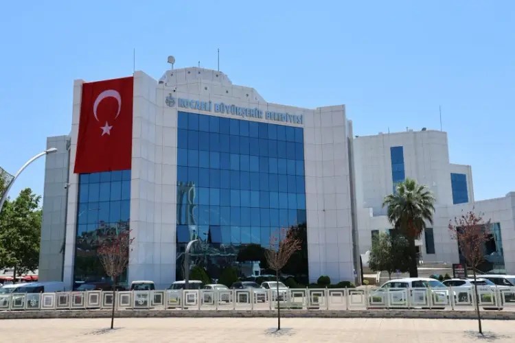 Kocaeli Büyükşehir’den ‘Terörsüz Türkiye’ Çağrısına Bayraklarla Destek