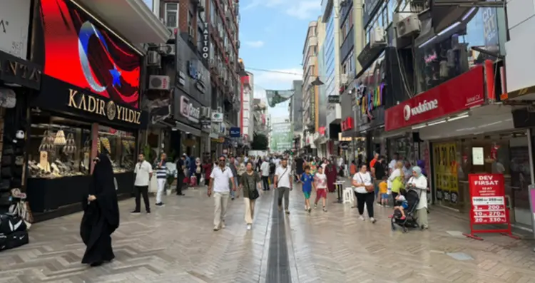 İzmit İstiklal Caddesi’nde esnaf artık isyanda! Dayanamıyorlar