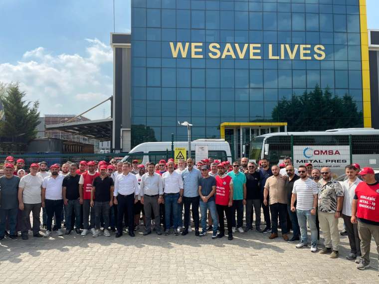 Kocaeli’de skandal! İşveren 57 işçiyi işten attı!