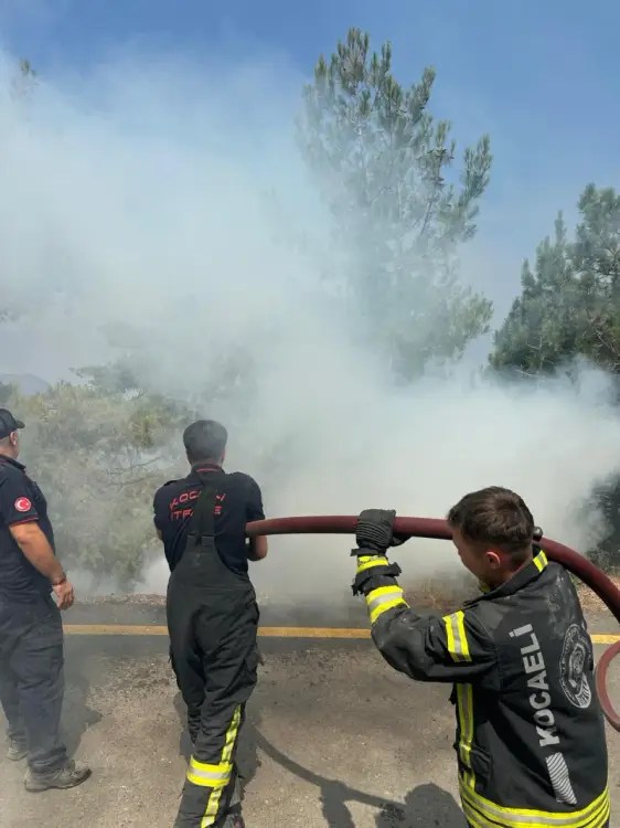 Kocaeli’den Sakarya’nın Geyve İlçesindeki Büyük Yangına Hızlı Müdahale