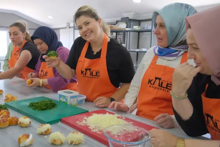 Başiskele’de Pastacılık Akademisi’nden Yeni Şefler Mezun Oldu