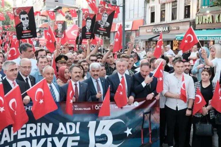 Kocaeli’de 15 Temmuz Korteji: Binlerce Kişi Demokrasi İçin Yürüdü