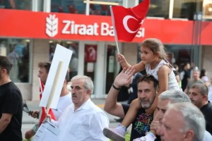 Kocaeli’de 15 Temmuz Korteji: Binlerce Kişi Demokrasi İçin Yürüdü