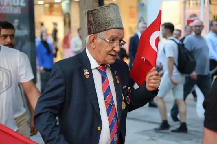 Kocaeli’de 15 Temmuz Korteji: Binlerce Kişi Demokrasi İçin Yürüdü
