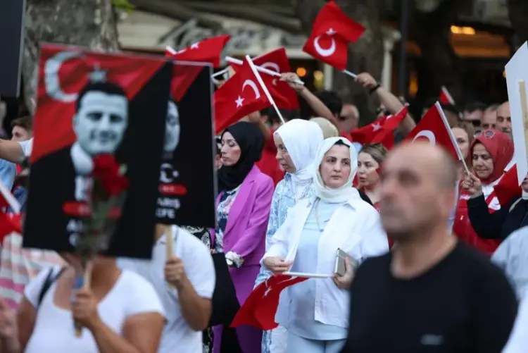 Kocaeli’de 15 Temmuz Korteji: Binlerce Kişi Demokrasi İçin Yürüdü