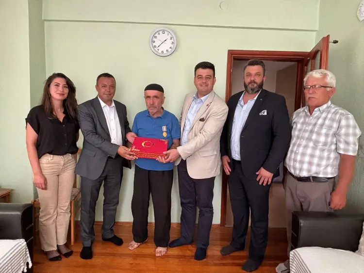 Vefa ziyareti: İzmit Belediyesi’nden Kıbrıs gazilerine anlamlı jest